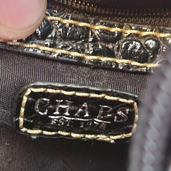 Chaps Black Shoulder Carry Zip Purse Bag With Double Mirror And Holders - Picture 13 of 16